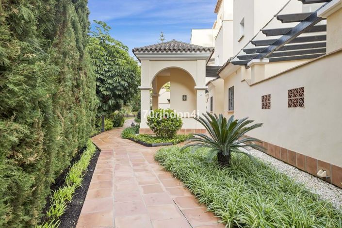 Image No.22-3 Bed Townhouse for sale