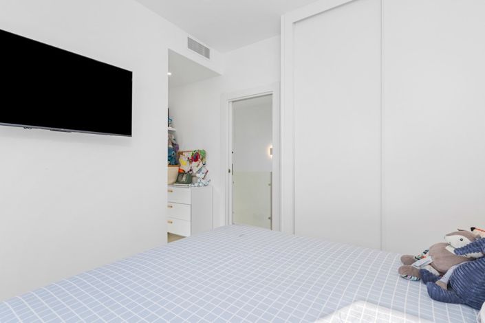 Image No.33-3 Bed Villa for sale