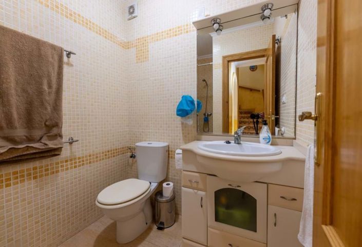 Image No.14-3 Bed Townhouse for sale