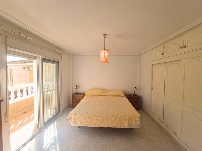 Image No.10-3 Bed Villa for sale