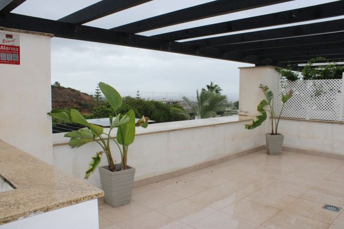 Image No.26-3 Bed Townhouse for sale