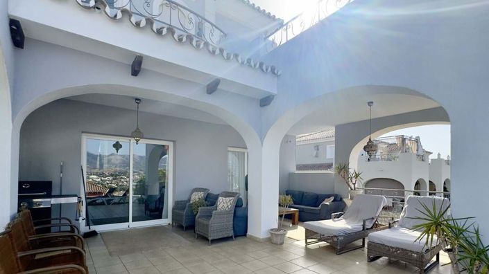 Image No.2-6 Bed Villa for sale