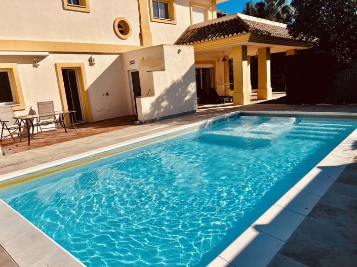 Image No.13-4 Bed Semi-Detached for sale