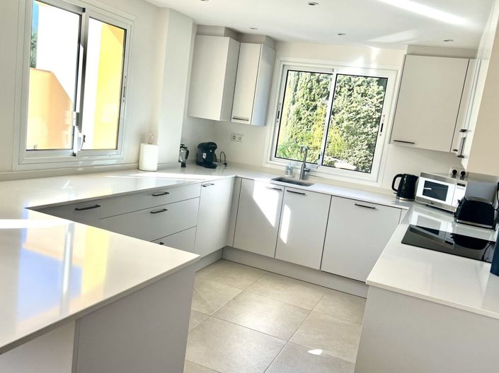 Image No.7-4 Bed Semi-Detached for sale