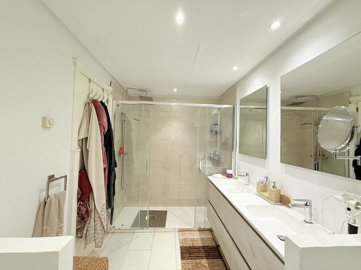 Image No.13-2 Bed Apartment for sale