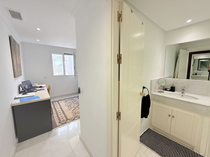 Image No.15-2 Bed Apartment for sale