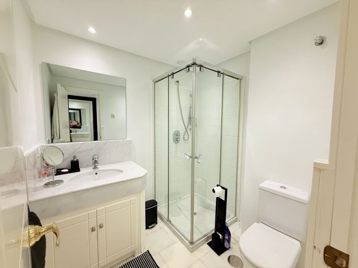 Image No.19-2 Bed Apartment for sale