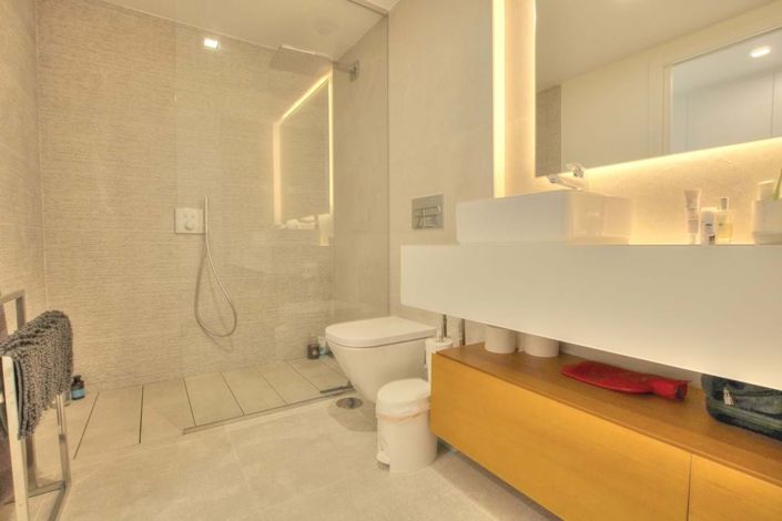 Image No.22-3 Bed Townhouse for sale