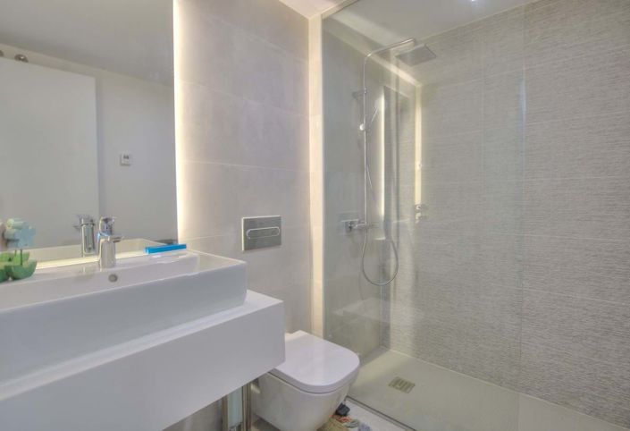 Image No.27-3 Bed Townhouse for sale