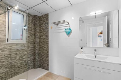 1447-623338-78d1f4f8b6655591b02d22fabb36a692d