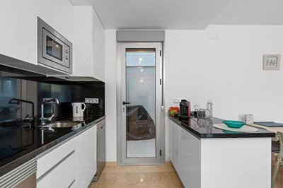 1447-623338-78d1f4f8b6655591b02d22fabb36a692d