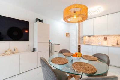 1447-613885-78d1f4f8b6655591b02d22fabb36a692d