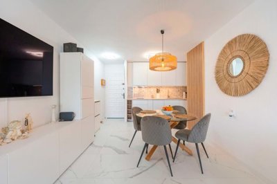 1447-613885-78d1f4f8b6655591b02d22fabb36a692d