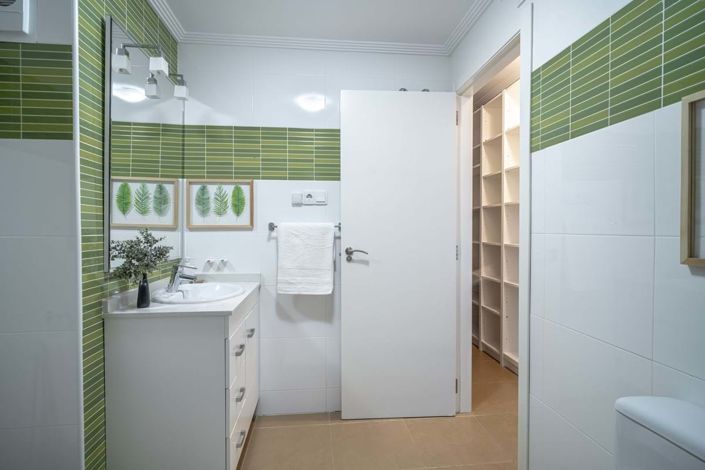 Image No.21-2 Bed Apartment for sale