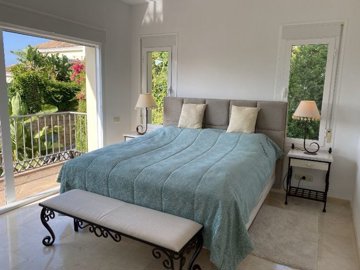 1447-623618-78d1f4f8b6655591b02d22fabb36a692d