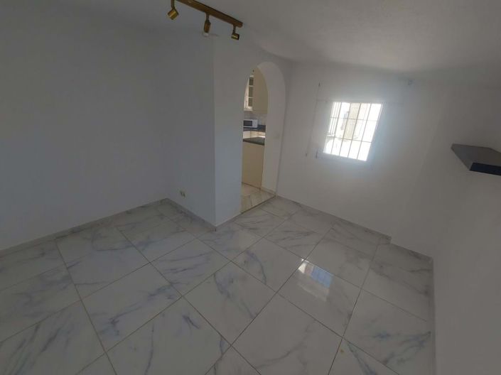 Image No.24-3 Bed Semi-Detached for sale