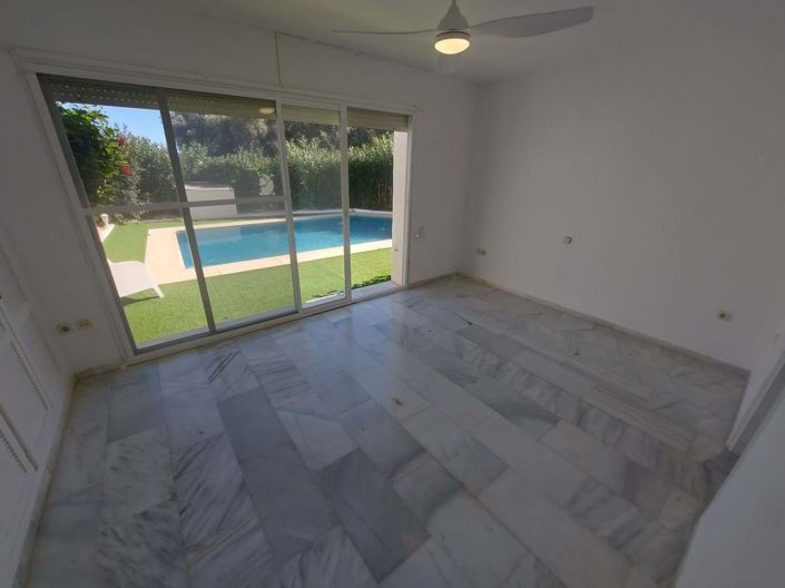 Image No.9-3 Bed Semi-Detached for sale