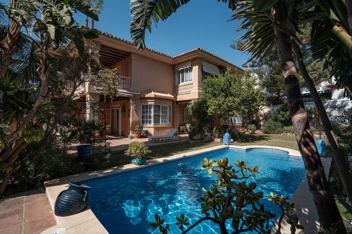 Image No.1-4 Bed Villa for sale