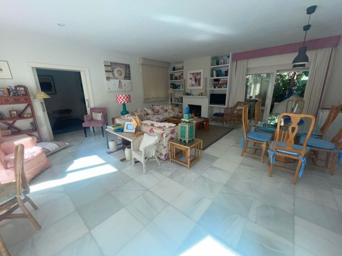 Image No.4-5 Bed Villa for sale