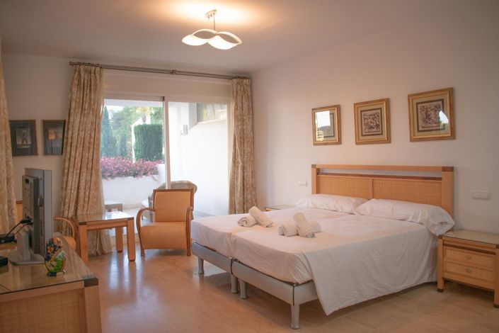 Image No.24-3 Bed Apartment for sale