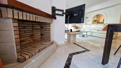 1447-623873-78d1f4f8b6655591b02d22fabb36a692d