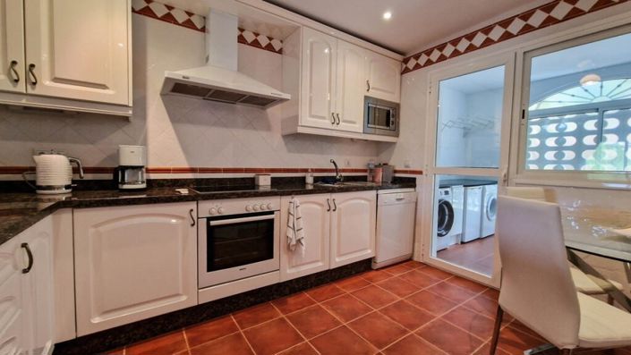 Image No.13-3 Bed Townhouse for sale