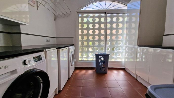 Image No.14-3 Bed Townhouse for sale