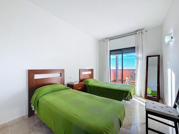 Image No.17-3 Bed Apartment for sale