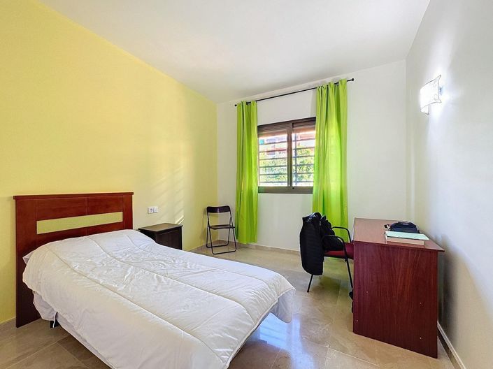 Image No.20-3 Bed Apartment for sale