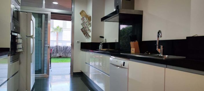 Image No.18-3 Bed Apartment for sale