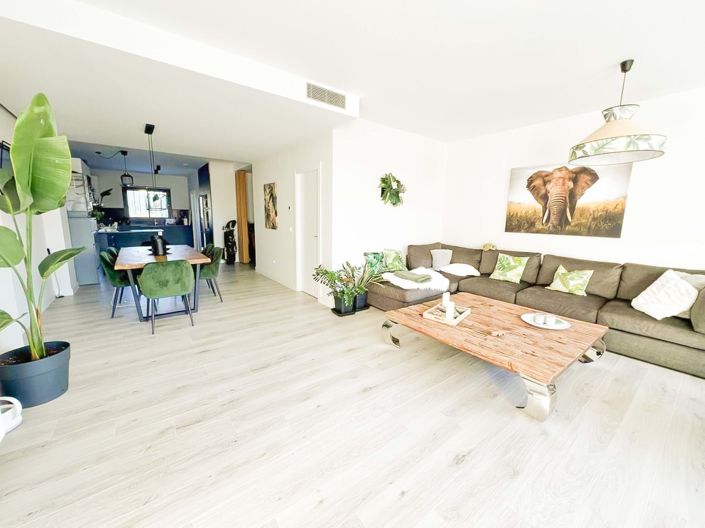 Image No.15-3 Bed Townhouse for sale