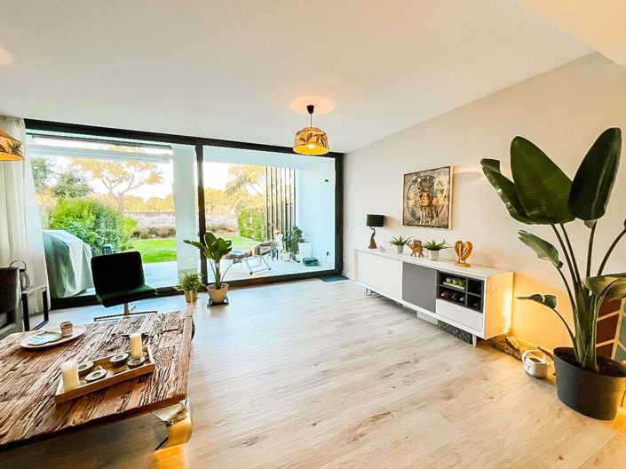 Image No.17-3 Bed Townhouse for sale