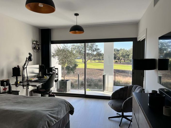 Image No.20-3 Bed Townhouse for sale