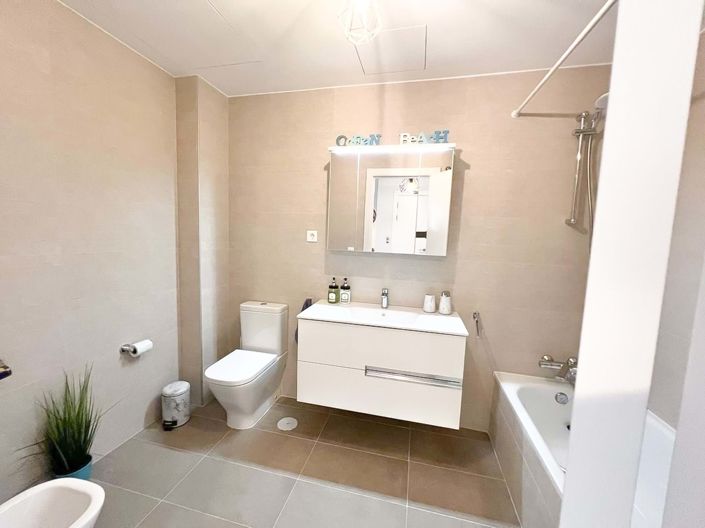 Image No.23-3 Bed Townhouse for sale