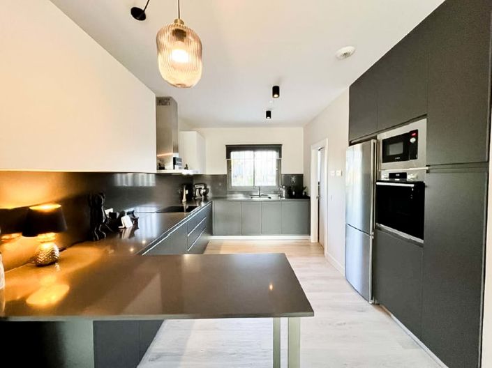 Image No.25-3 Bed Townhouse for sale