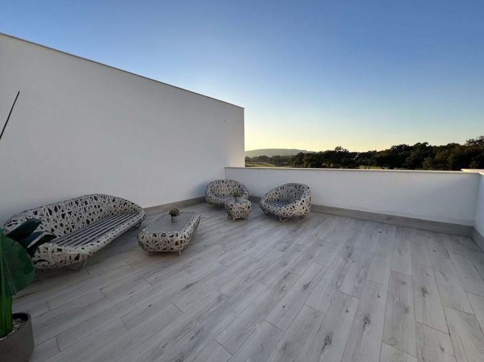 Image No.36-3 Bed Townhouse for sale