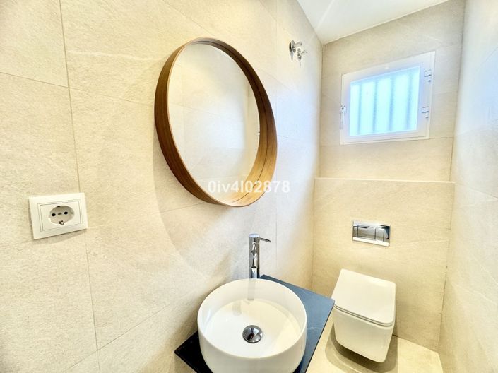 Image No.8-2 Bed Townhouse for sale