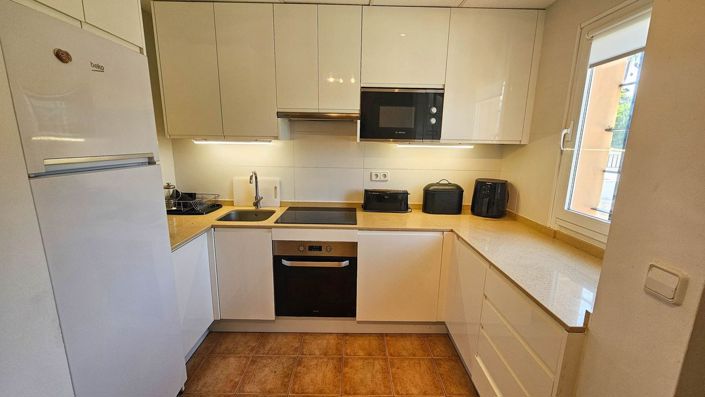 Image No.11-3 Bed Semi-Detached for sale