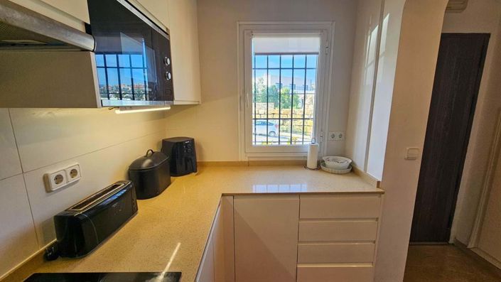 Image No.13-3 Bed Semi-Detached for sale