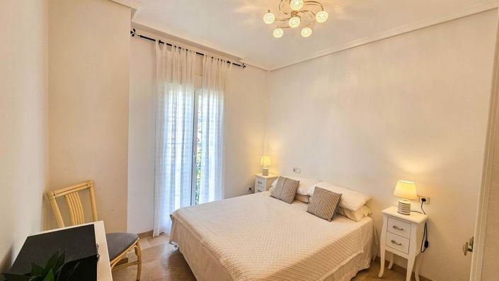 Image No.16-3 Bed Semi-Detached for sale