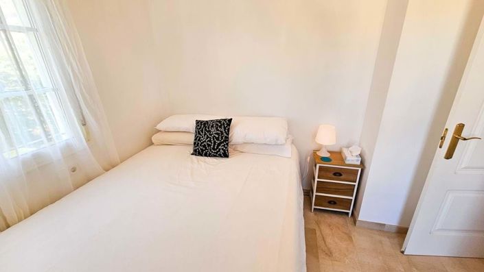 Image No.17-3 Bed Semi-Detached for sale