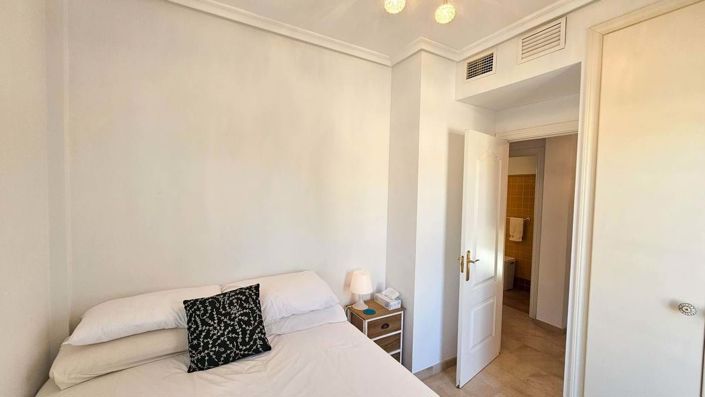 Image No.22-3 Bed Semi-Detached for sale