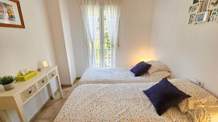 Image No.24-3 Bed Semi-Detached for sale