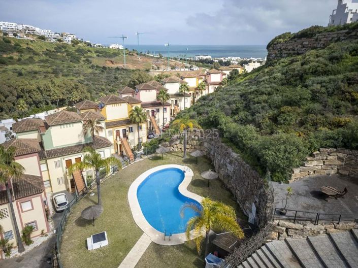 Image No.48-3 Bed Semi-Detached for sale