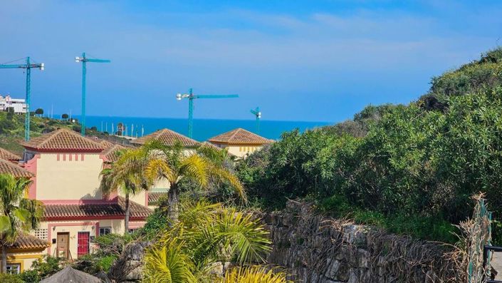 Image No.57-3 Bed Semi-Detached for sale