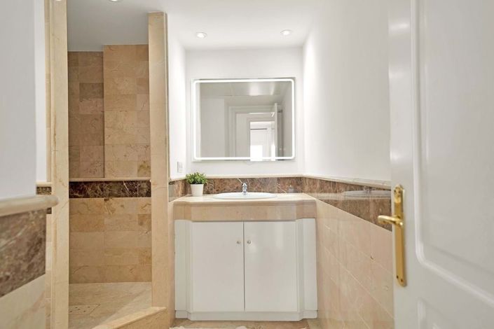 Image No.24-2 Bed Apartment for sale