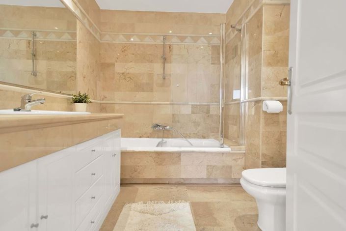 Image No.28-2 Bed Apartment for sale