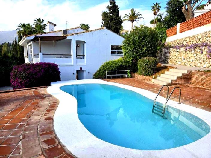 Image No.1-4 Bed Villa for sale