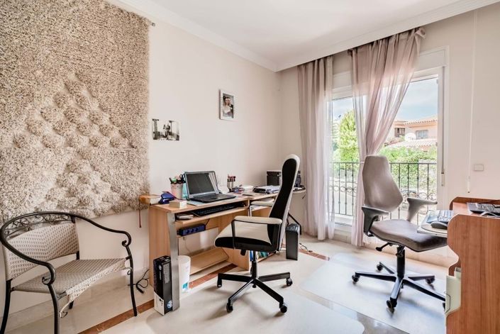 Image No.16-3 Bed Townhouse for sale