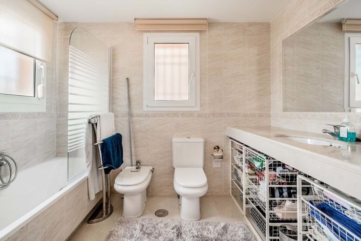 Image No.17-3 Bed Townhouse for sale